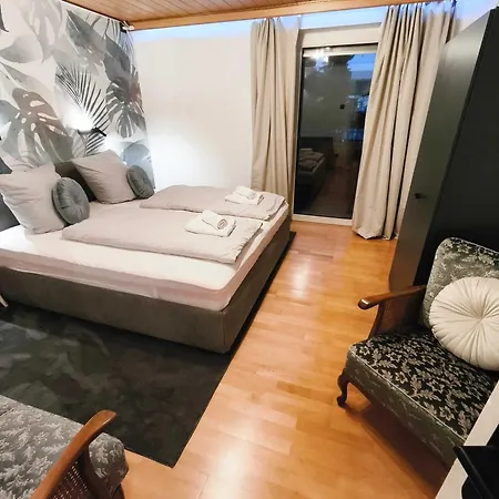 Apartment Burgperle Nahe Weltlängster Burg Zentral 24h Check In